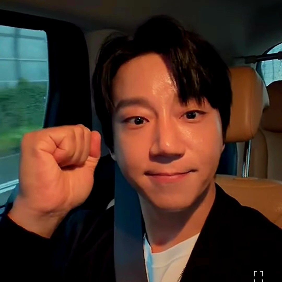 Latest photo of Hwang Chiyeol