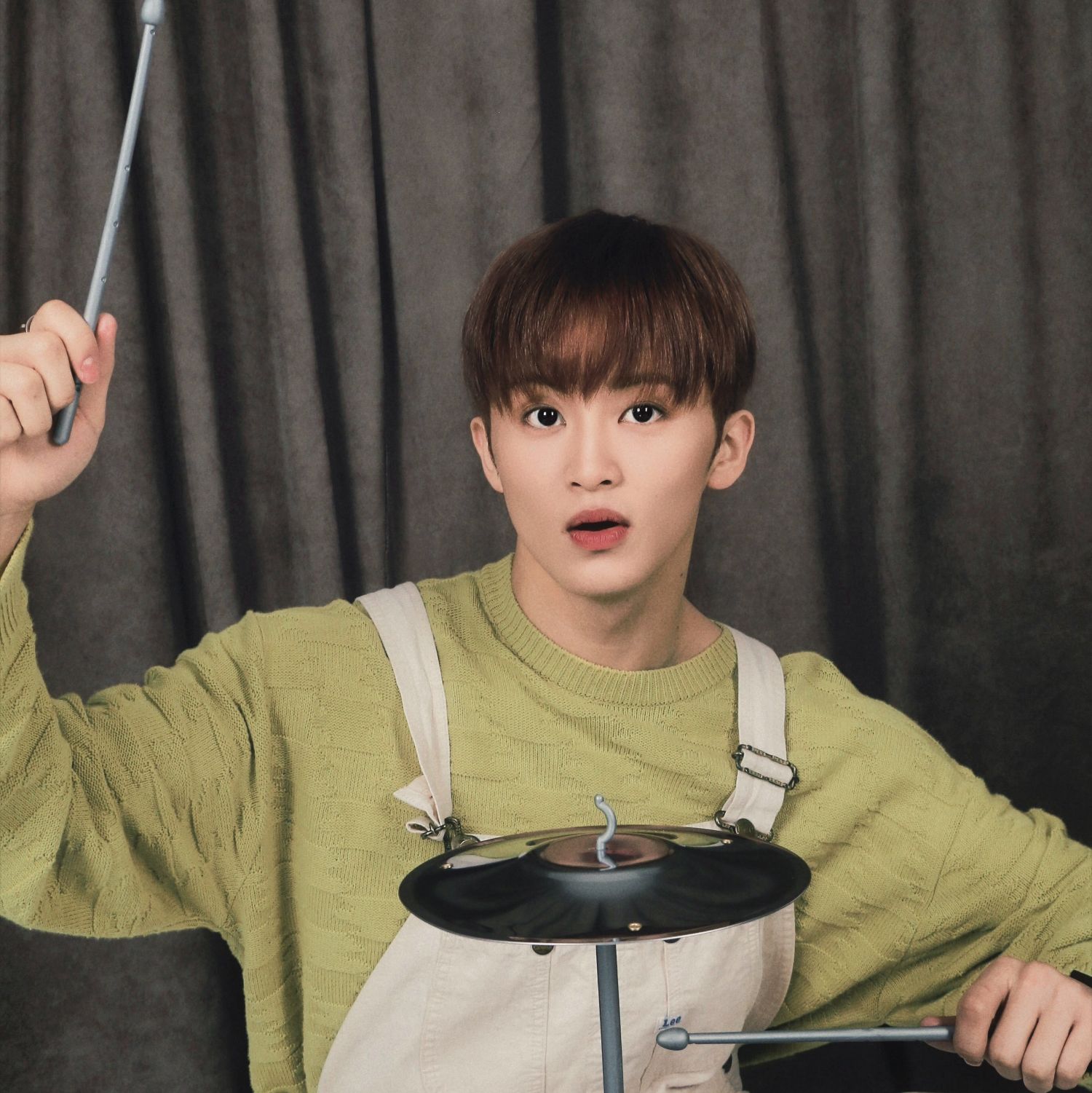 A moment captured by Mark (NCT 127, NCT DREAM)'s fan