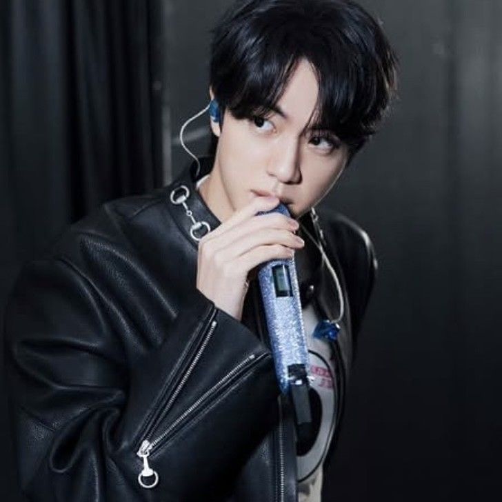 진 (방탄소년단)의 최신 사진