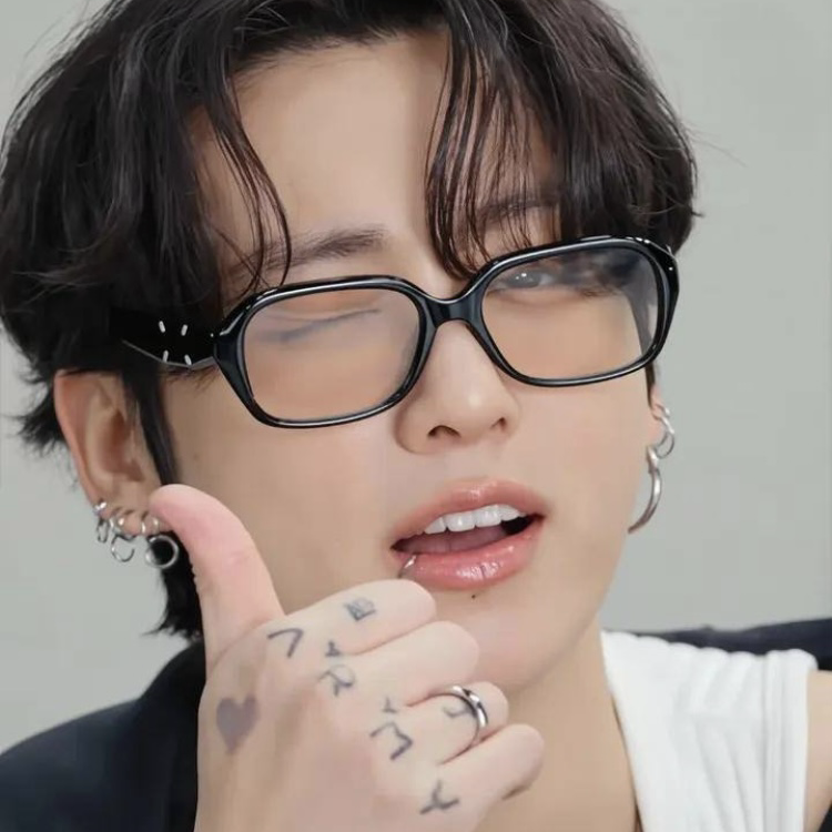 정국 (방탄소년단)의 최신 사진