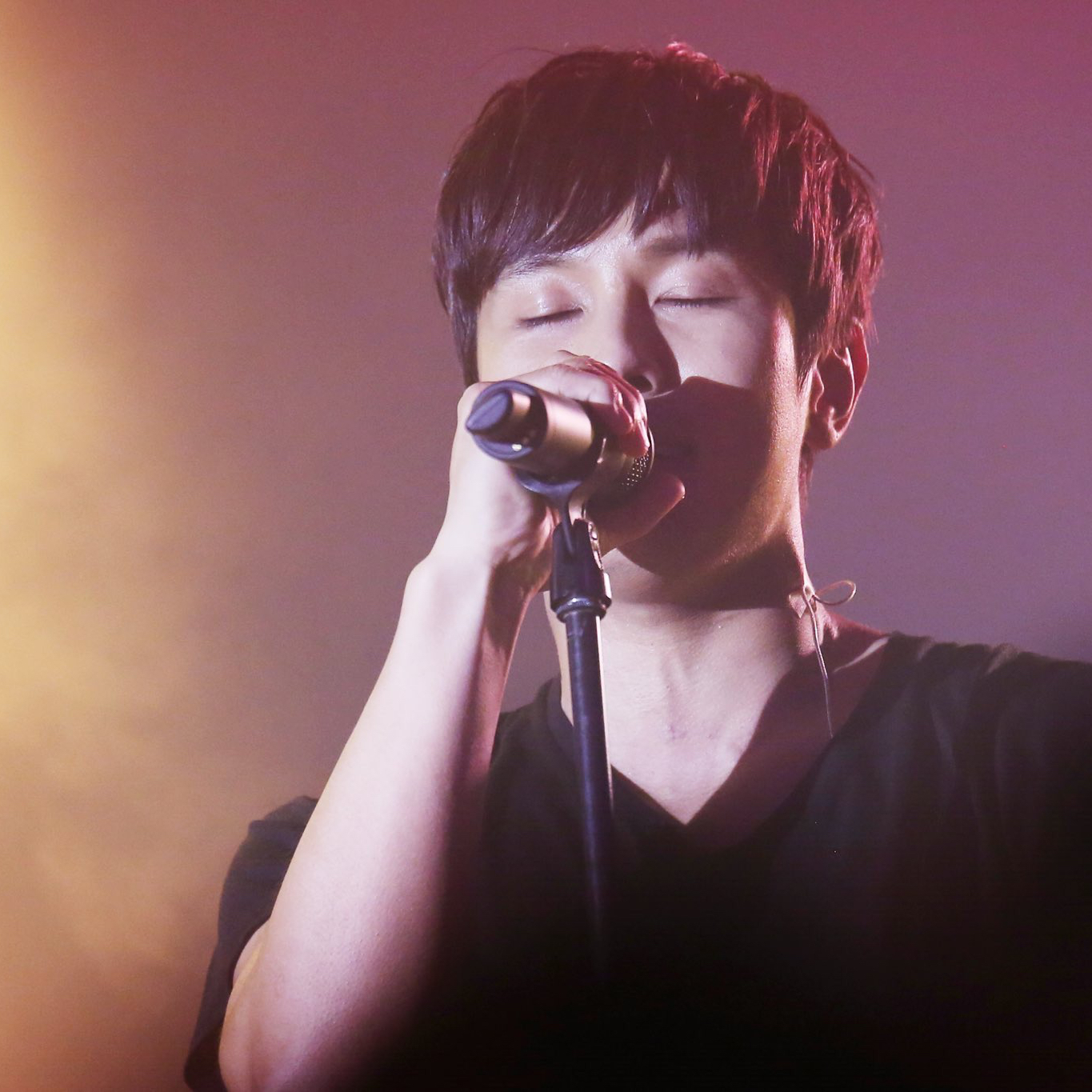 Latest photo of Kim Dongwan (SHINHWA)