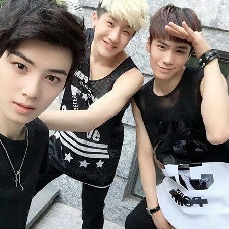 A moment captured by Rocky's fan