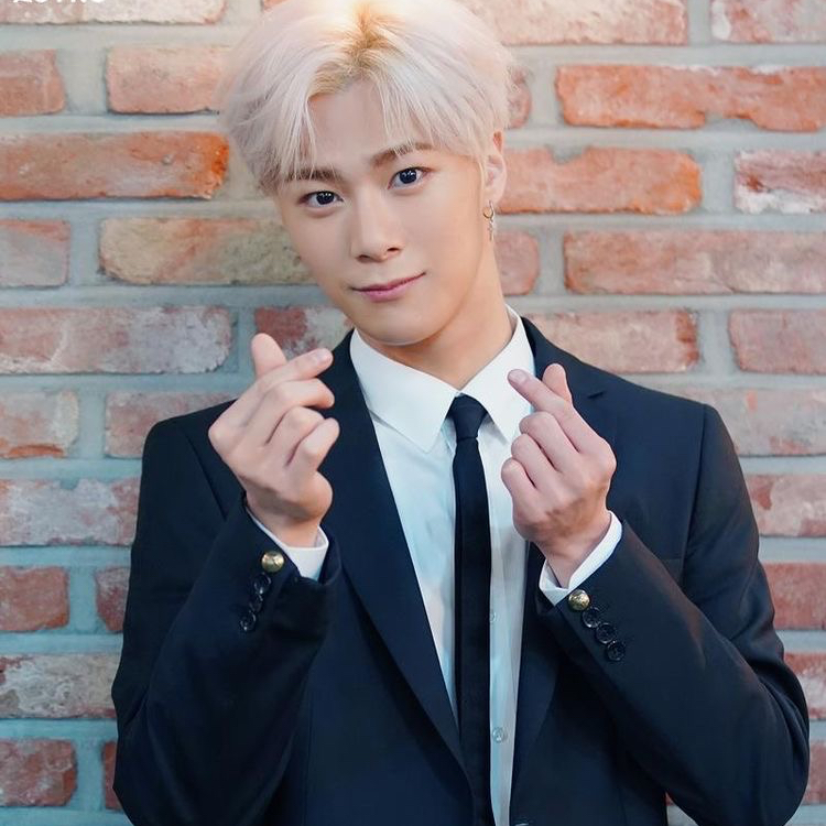 Latest photo of Moonbin (ASTRO)