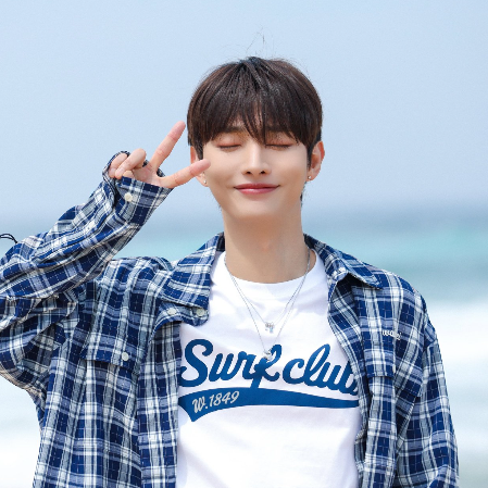Behind-the-scenes cut of Yoon Jisung