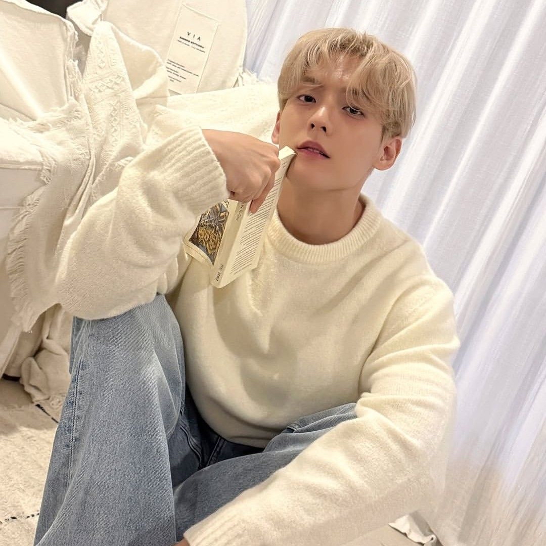 Behind-the-scenes cut of Lee Minhyuk (BTOB)