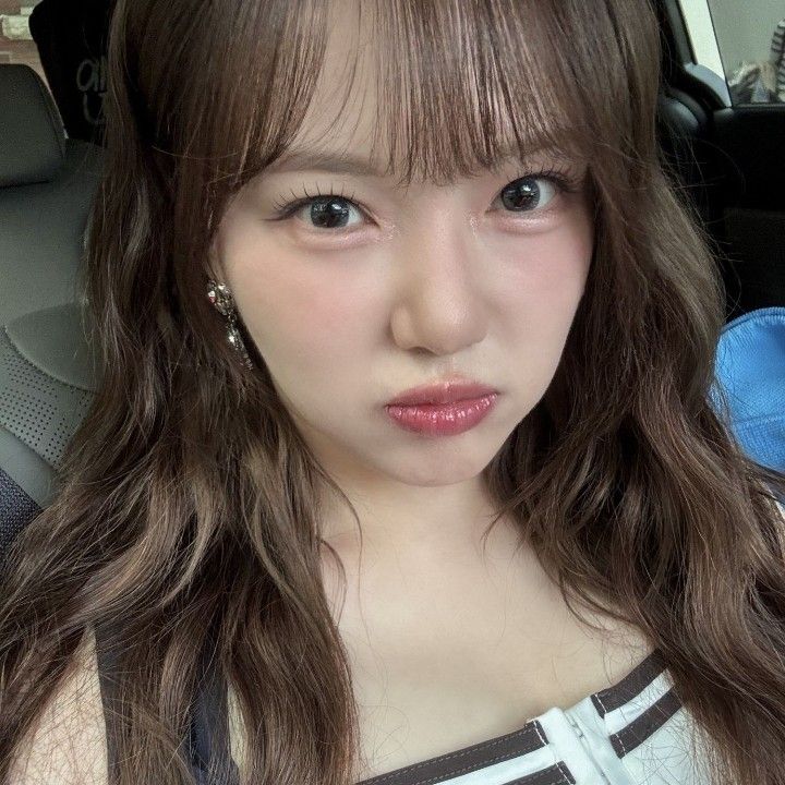 Behind-the-scenes cut of GFRIEND