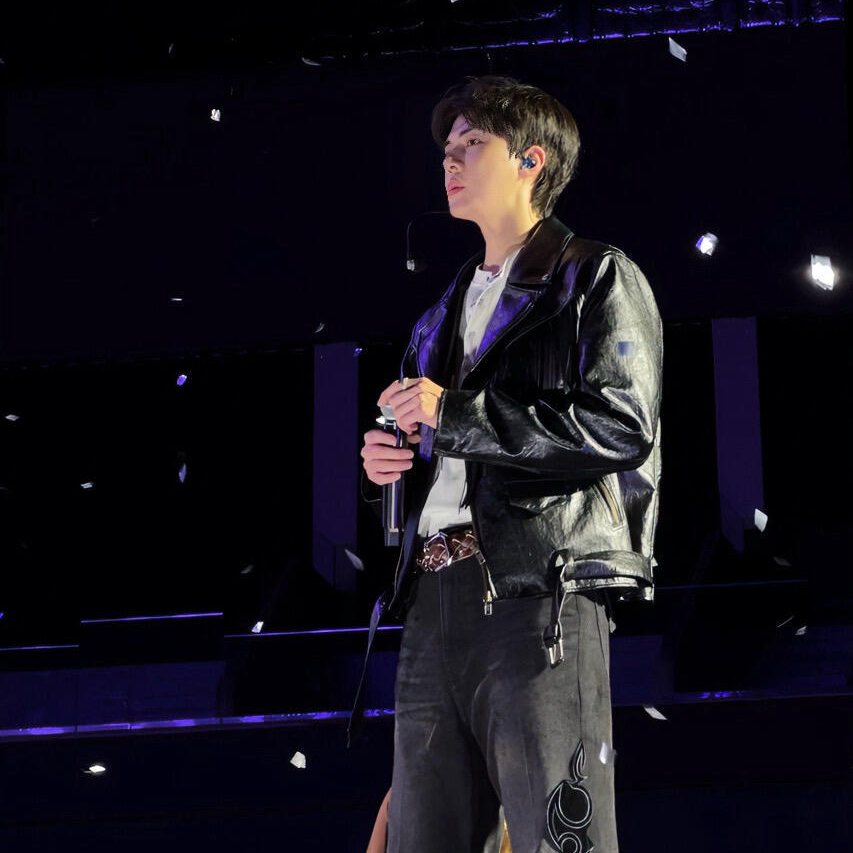 Behind-the-scenes cut of Sehun (EXO)