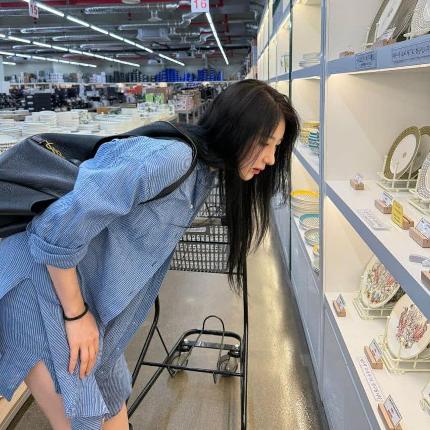 Latest photo of Lee Chaeyeon