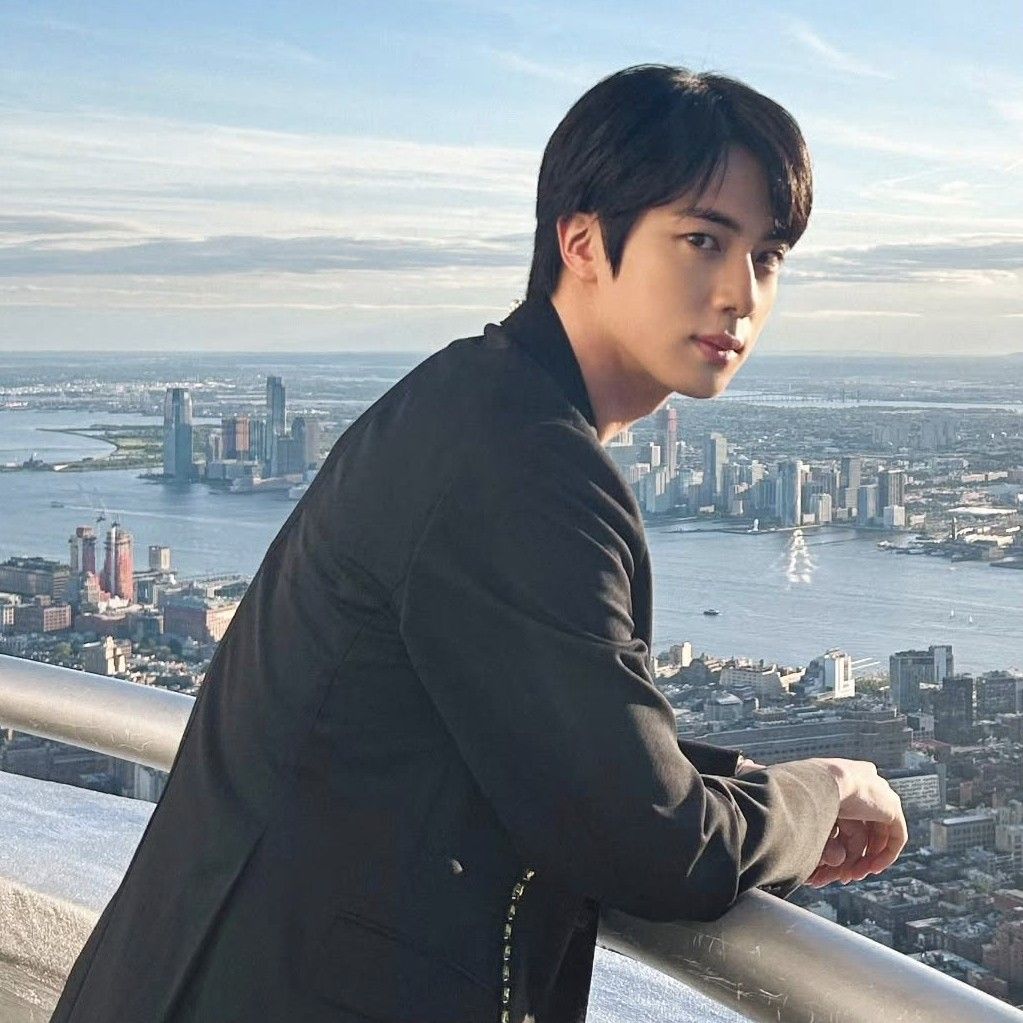 Behind-the-scenes cut of Jin (BTS)