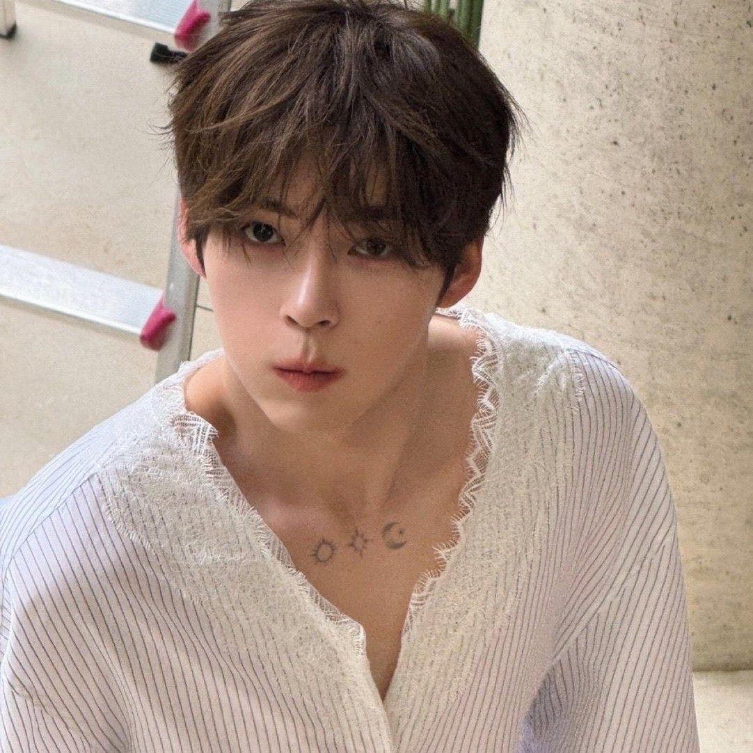 A moment captured by Sung Hanbin (ZEROBASEONE)'s fan