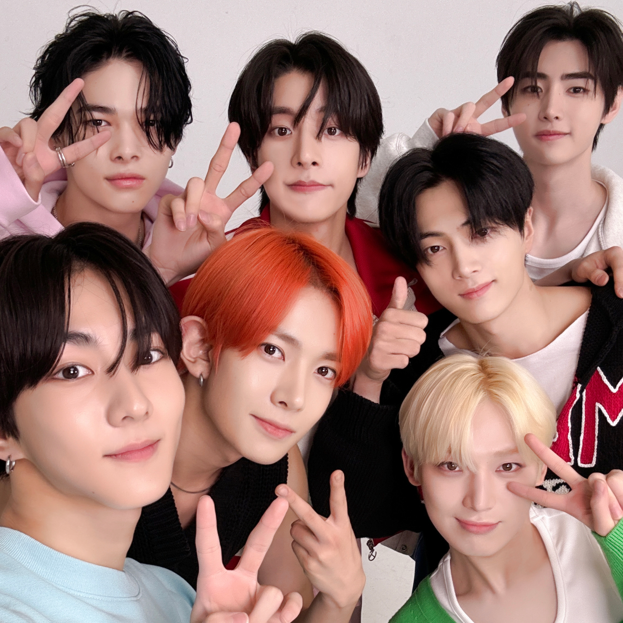 Foto aktivitas terbaru ENHYPEN