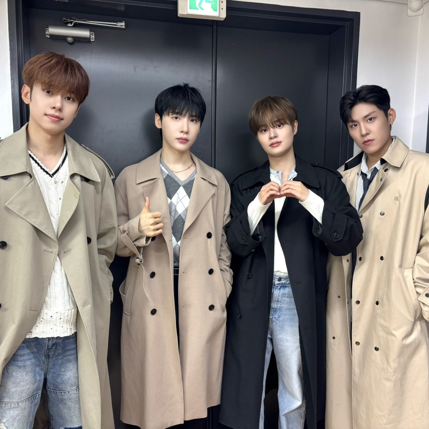 A moment captured by AB6IX's fan