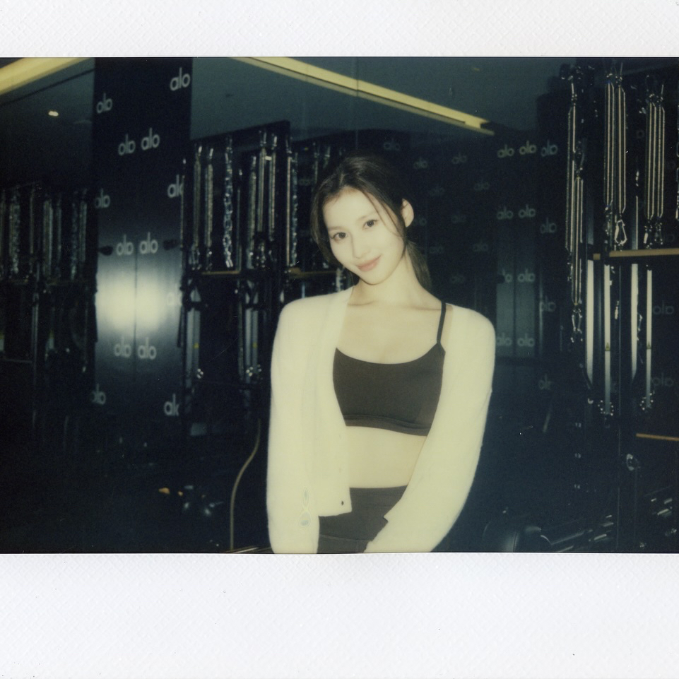 Latest photo of Sana (TWICE)