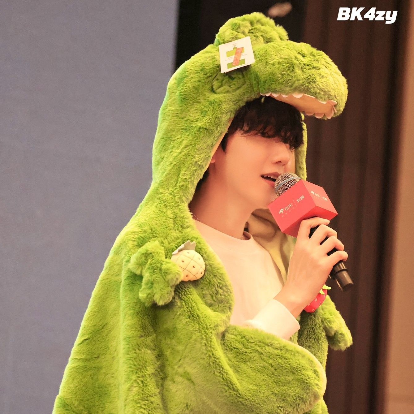 백현 (EXO) 최근 활동샷