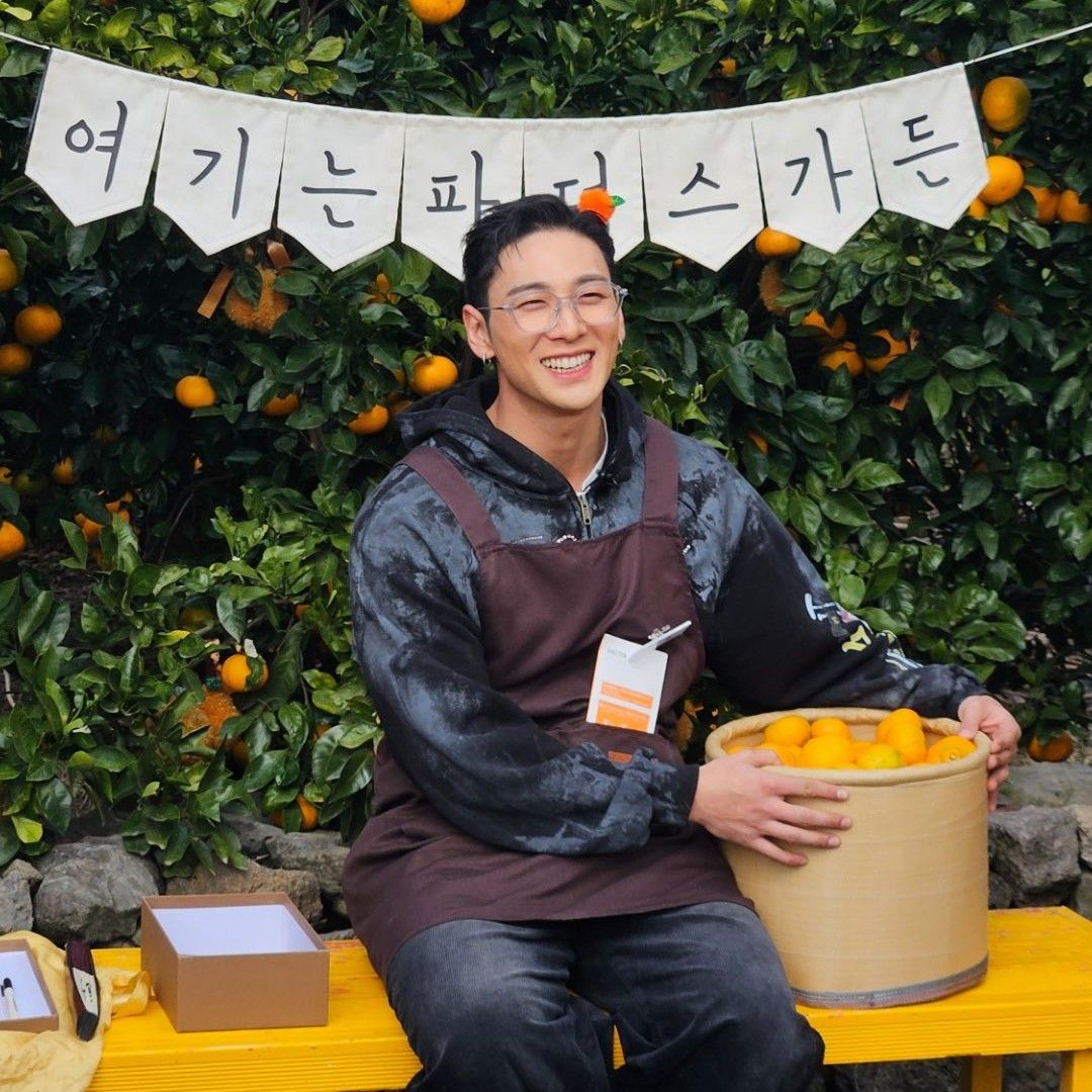 Behind-the-scenes cut of Baekho