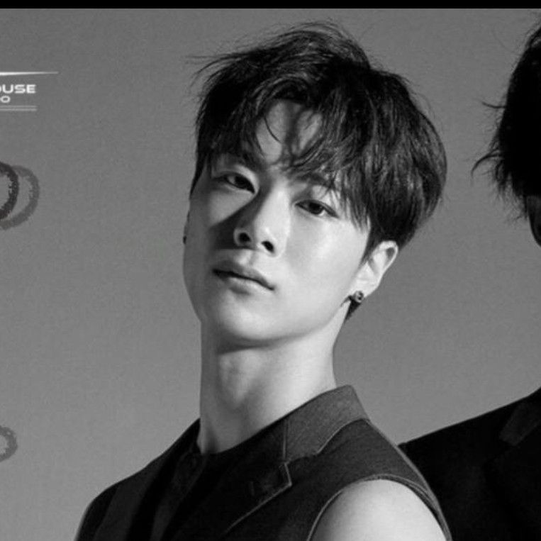 Latest photo of Moonbin (ASTRO)