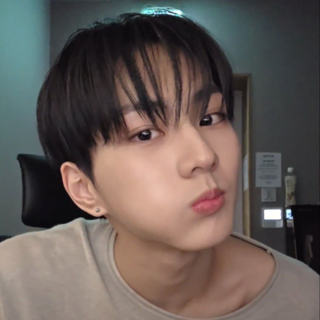 Latest photo of Jungwon (ENHYPEN)