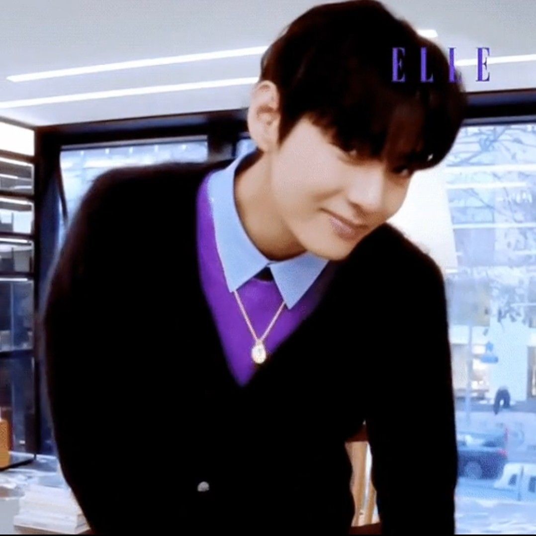 뷔 (방탄소년단)의 최신 사진