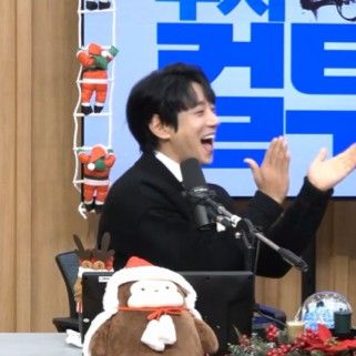 A moment captured by Hwang Chiyeol's fan