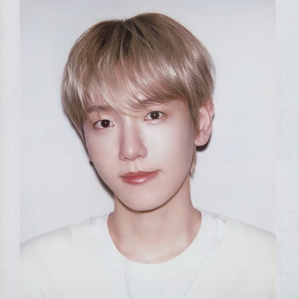 Recent activity shot of Baekhyun (EXO)