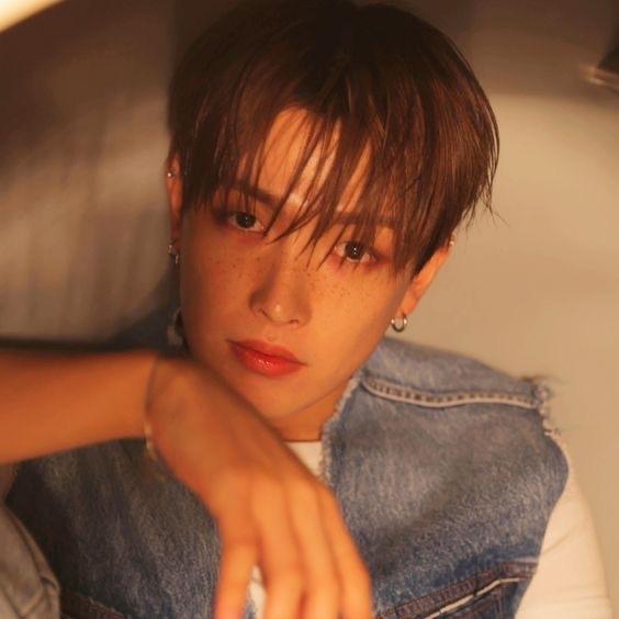 Behind-the-scenes cut of Hongjoong (ATEEZ)