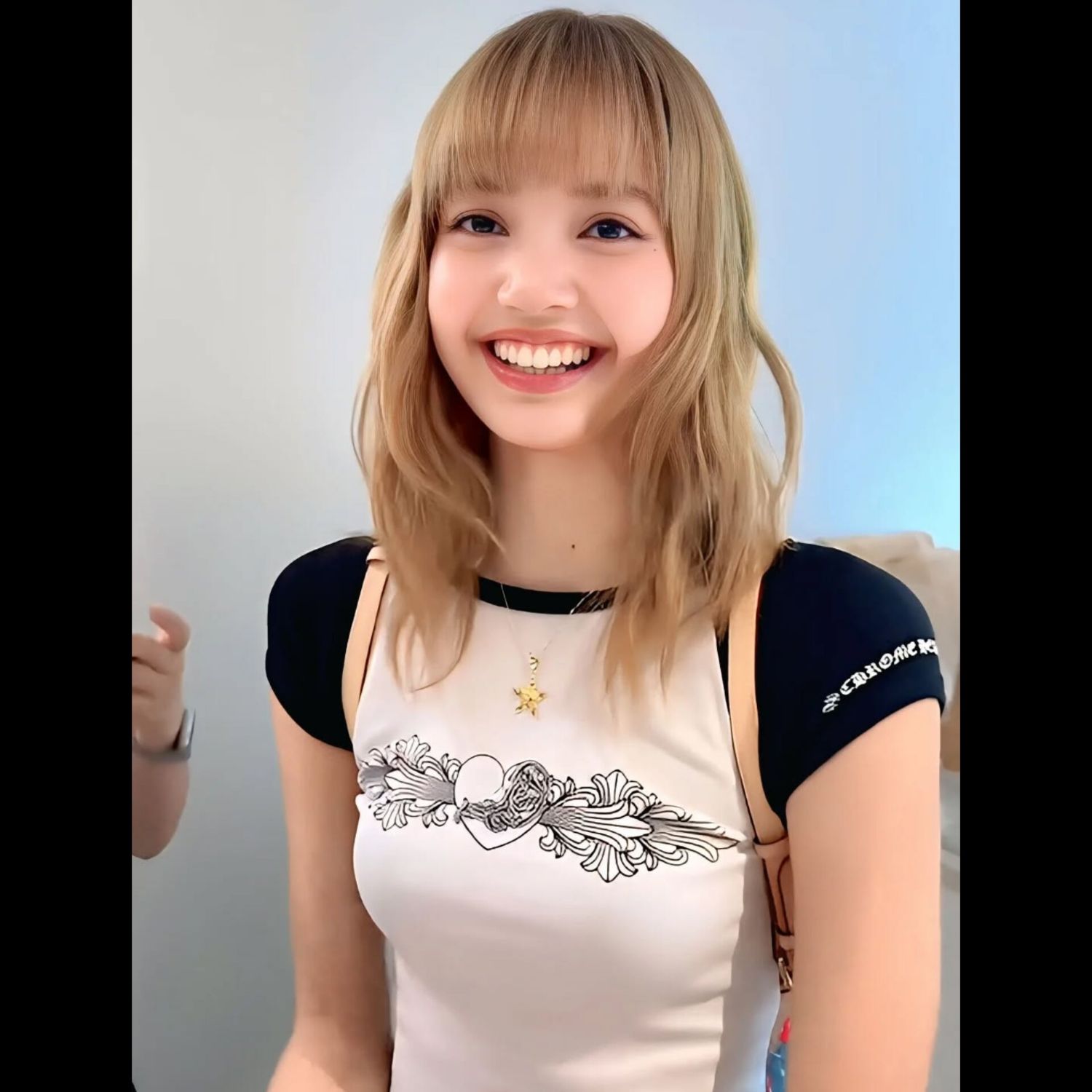 A moment captured by Lisa (BLACKPINK)'s fan