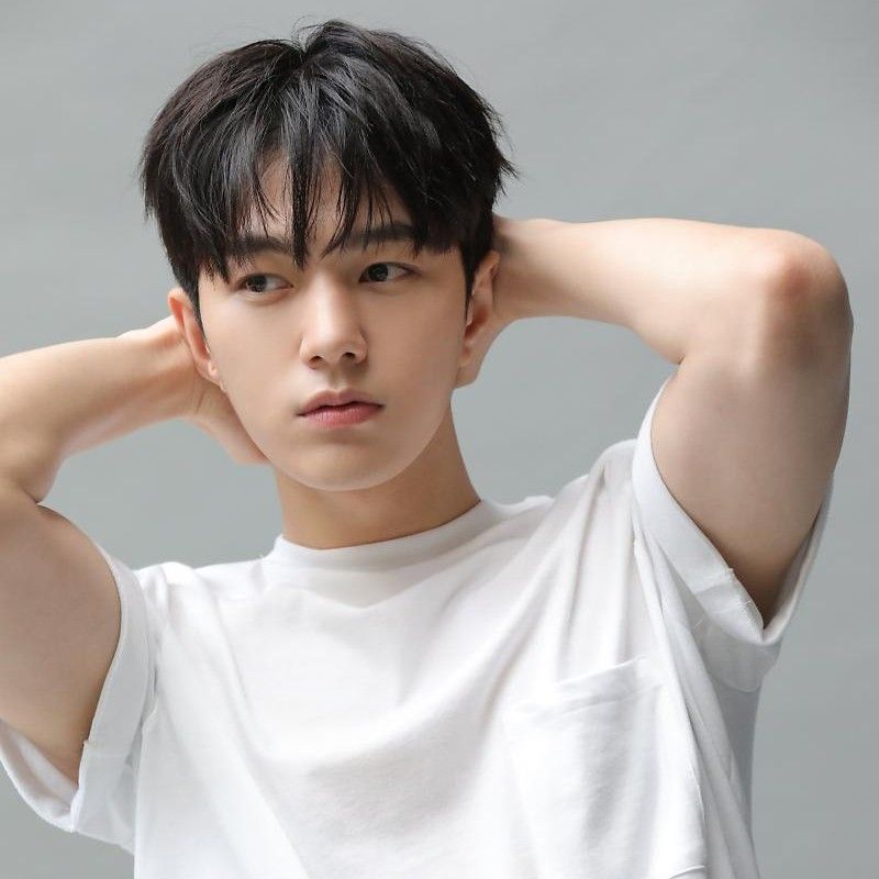Recent activity shot of L (INFINITE)