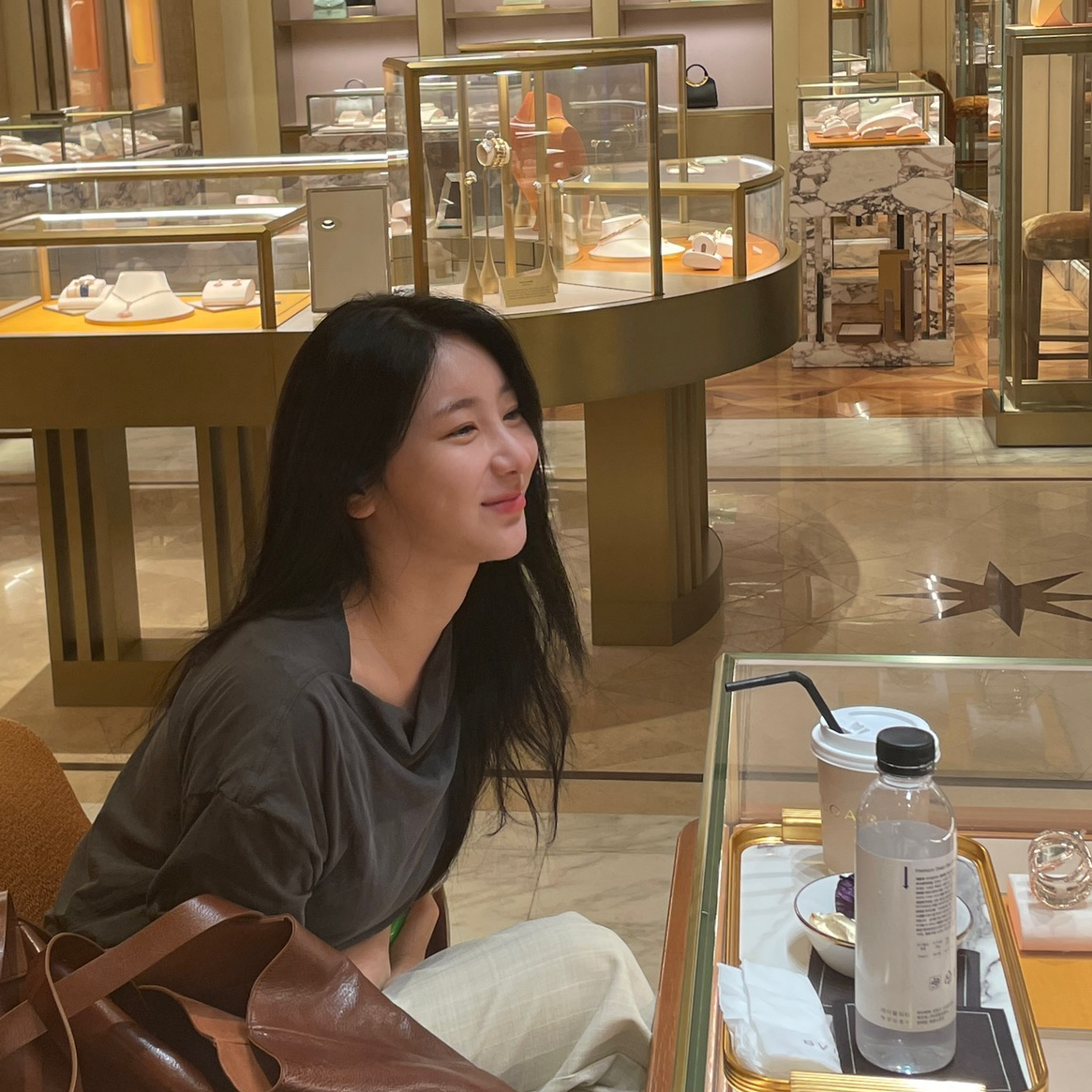 Recent activity shot of Lee Chaeyeon