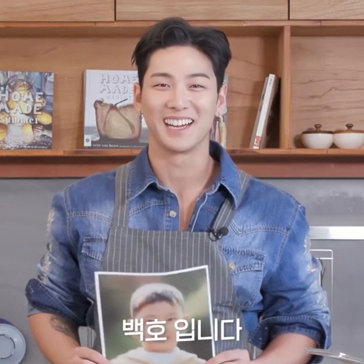 A moment captured by Baekho's fan