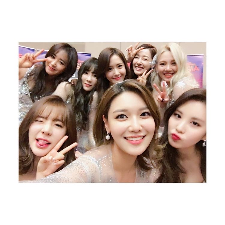 Recent activity shot of Girls' Generation