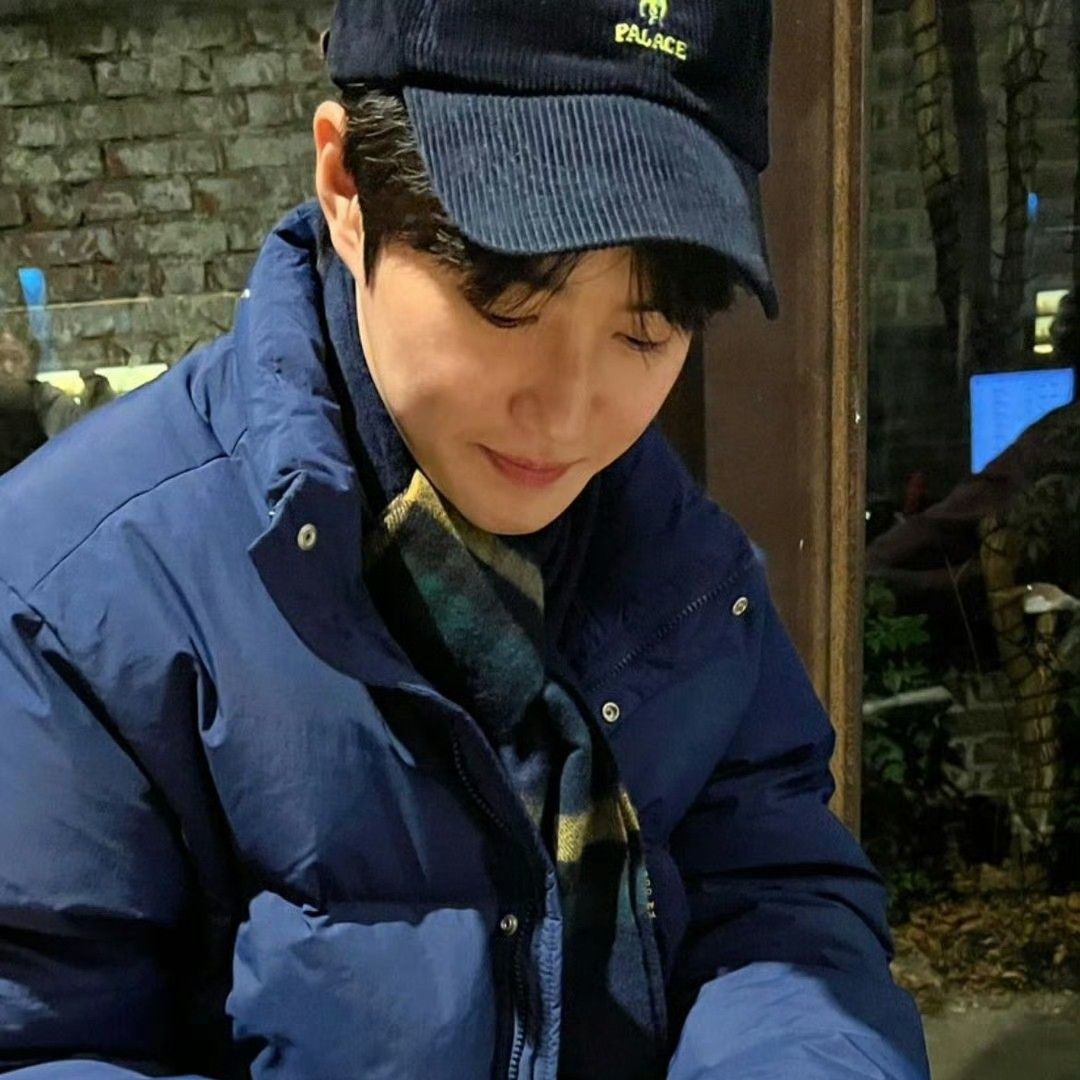 Behind-the-scenes cut of Suho (EXO)