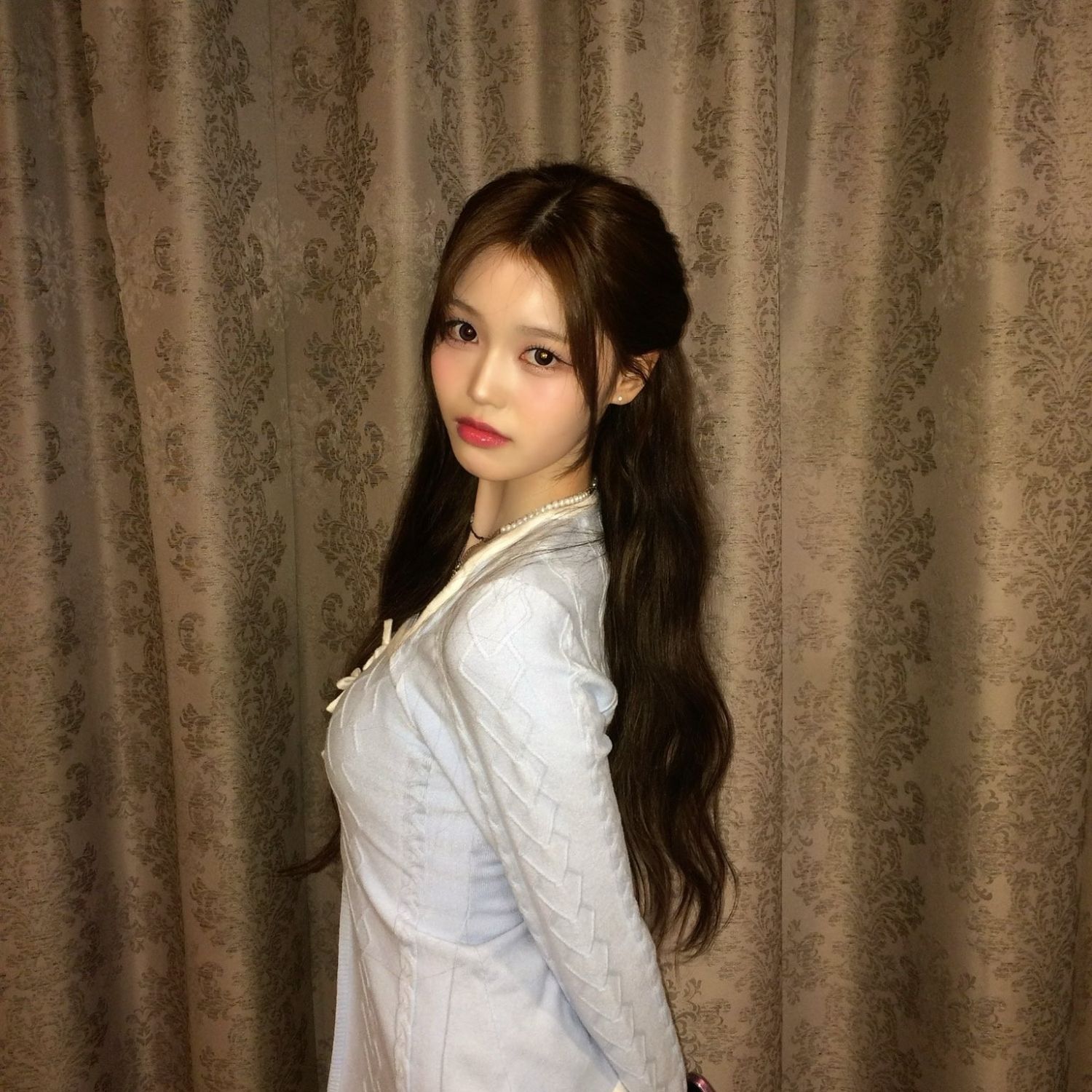 A moment captured by Jeong Saebi (izna)'s fan
