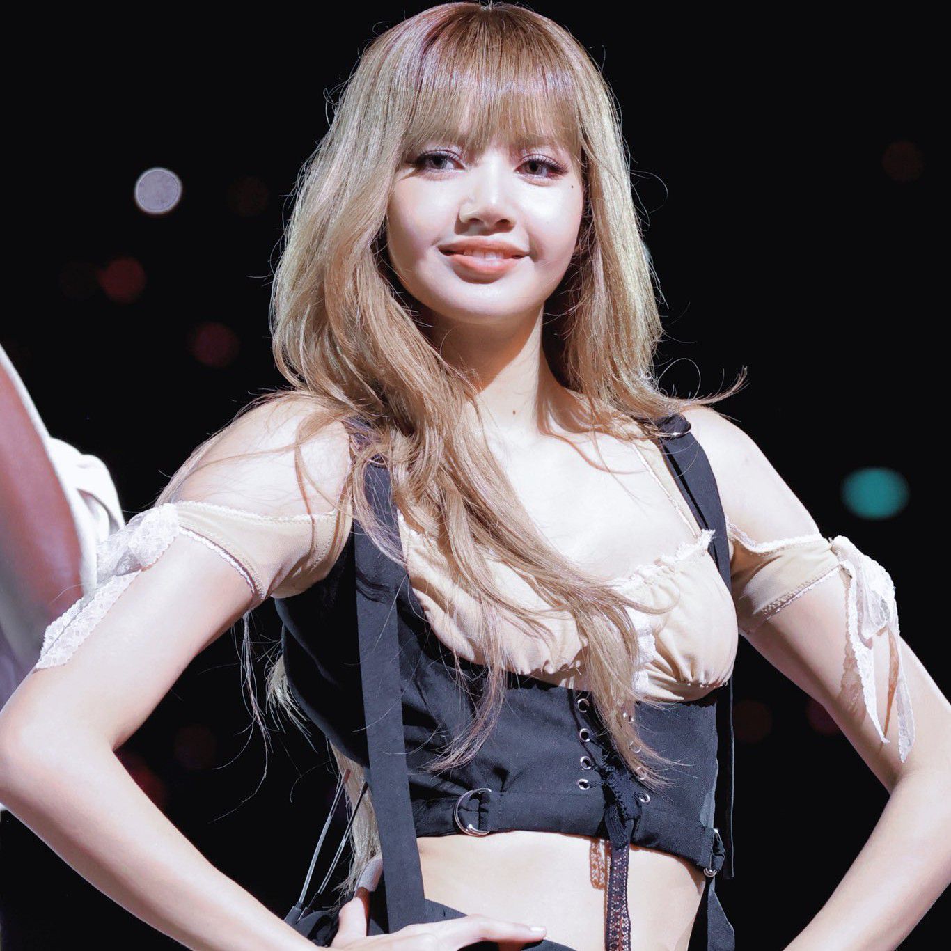Foto aktivitas terbaru Lisa (BLACKPINK)