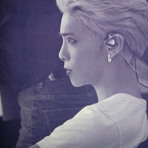 A moment captured by Jonghyun (SHINee)'s fan