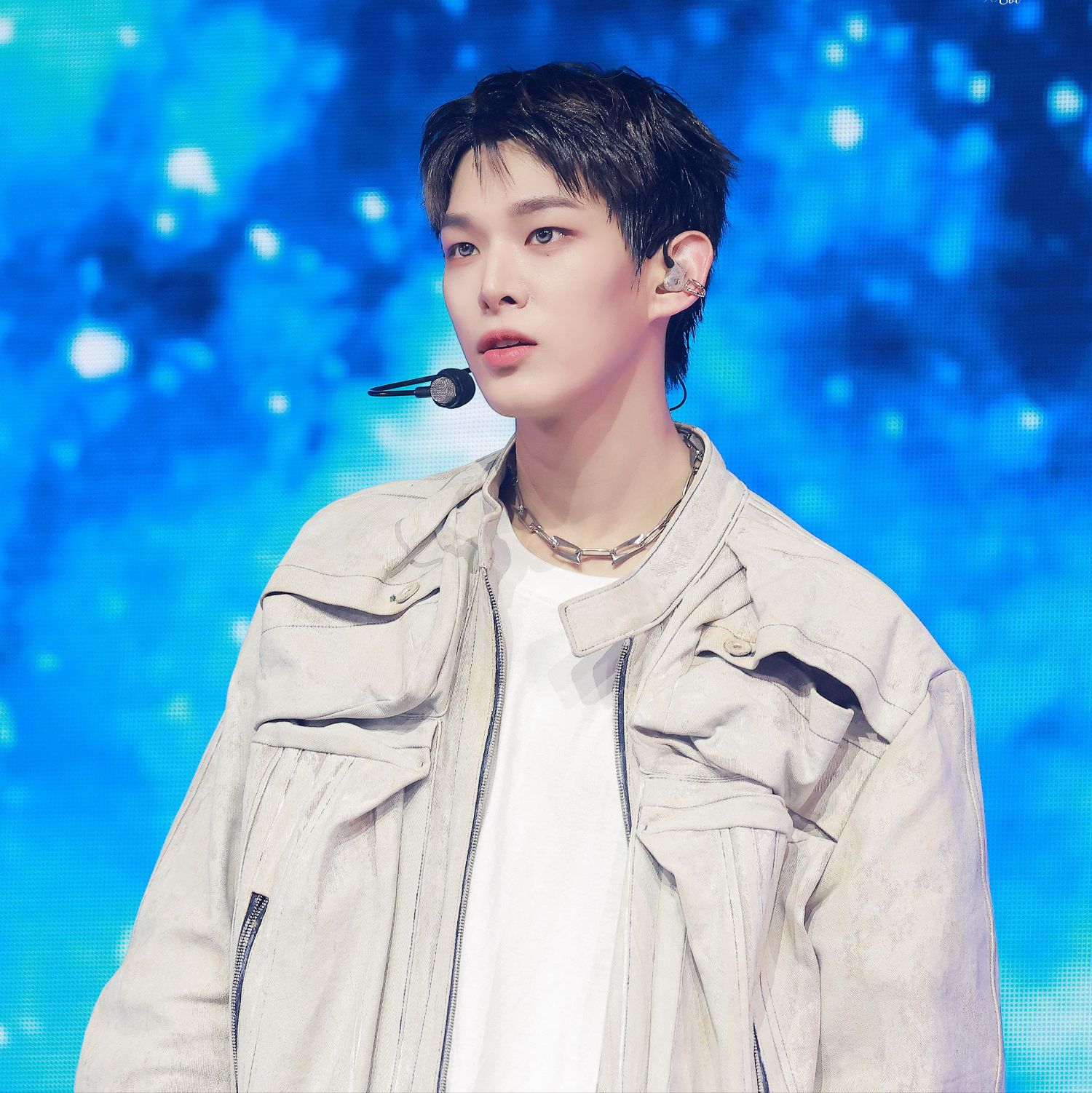 スティーブン (AHOF)の舞台裏ショット