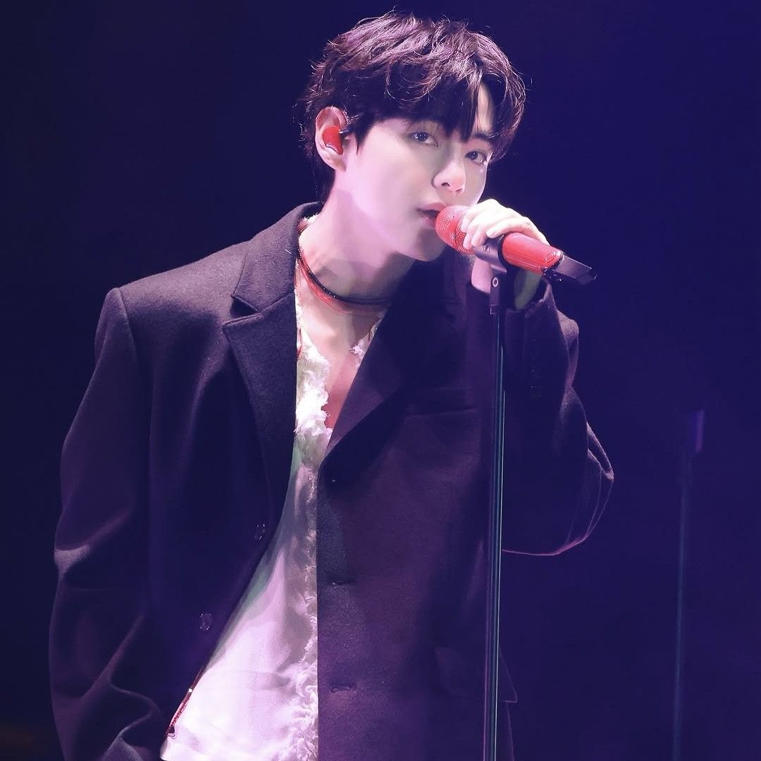 Momen yang diabadikan oleh penggemar V (BTS)