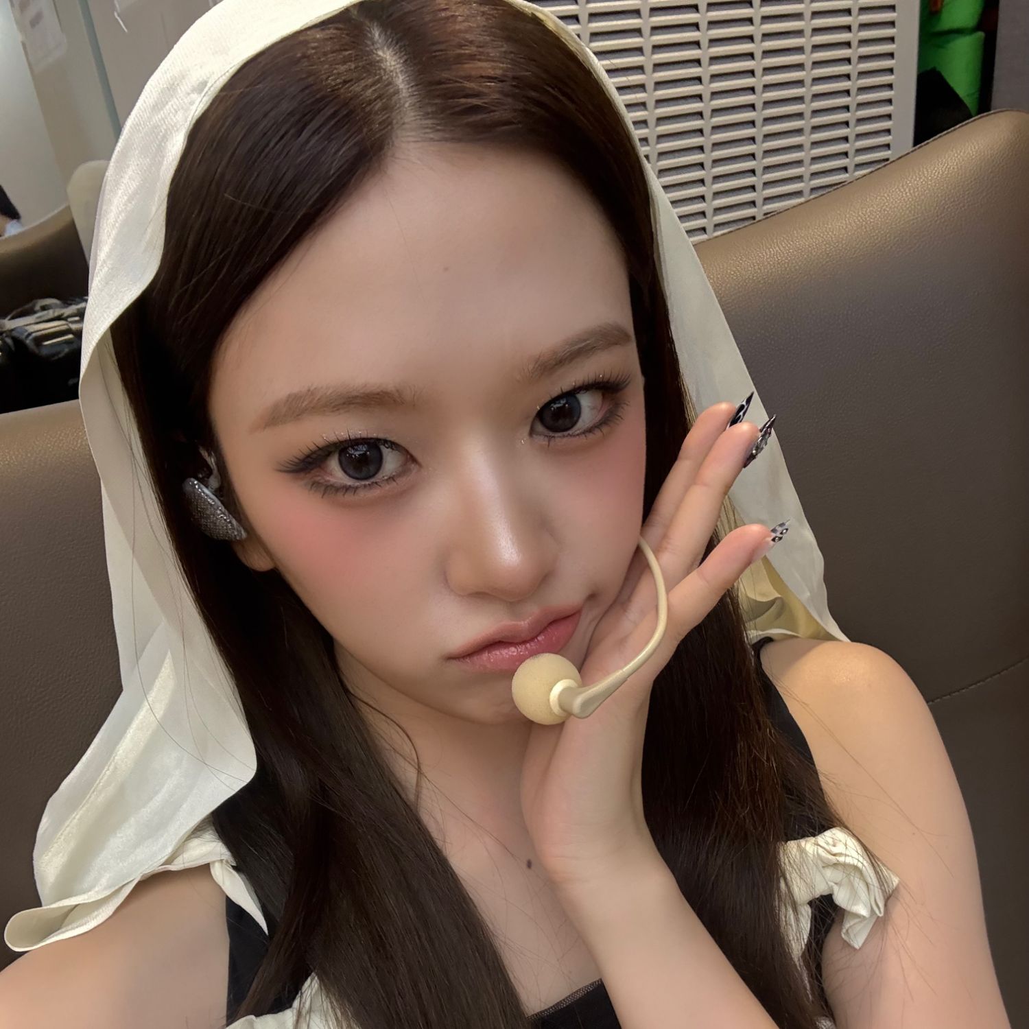 Behind-the-scenes cut of An Yujin (IVE)