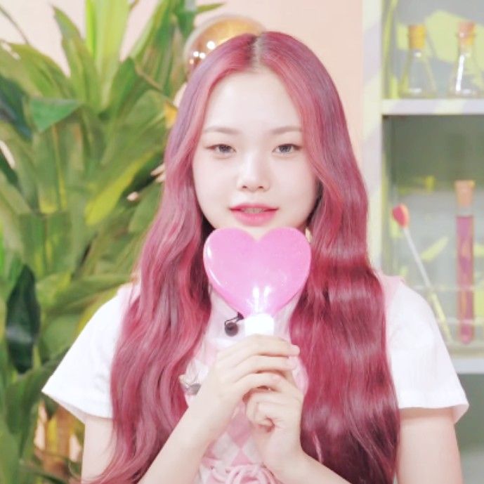 Recent activity shot of Park Boeun (CLASS:y)