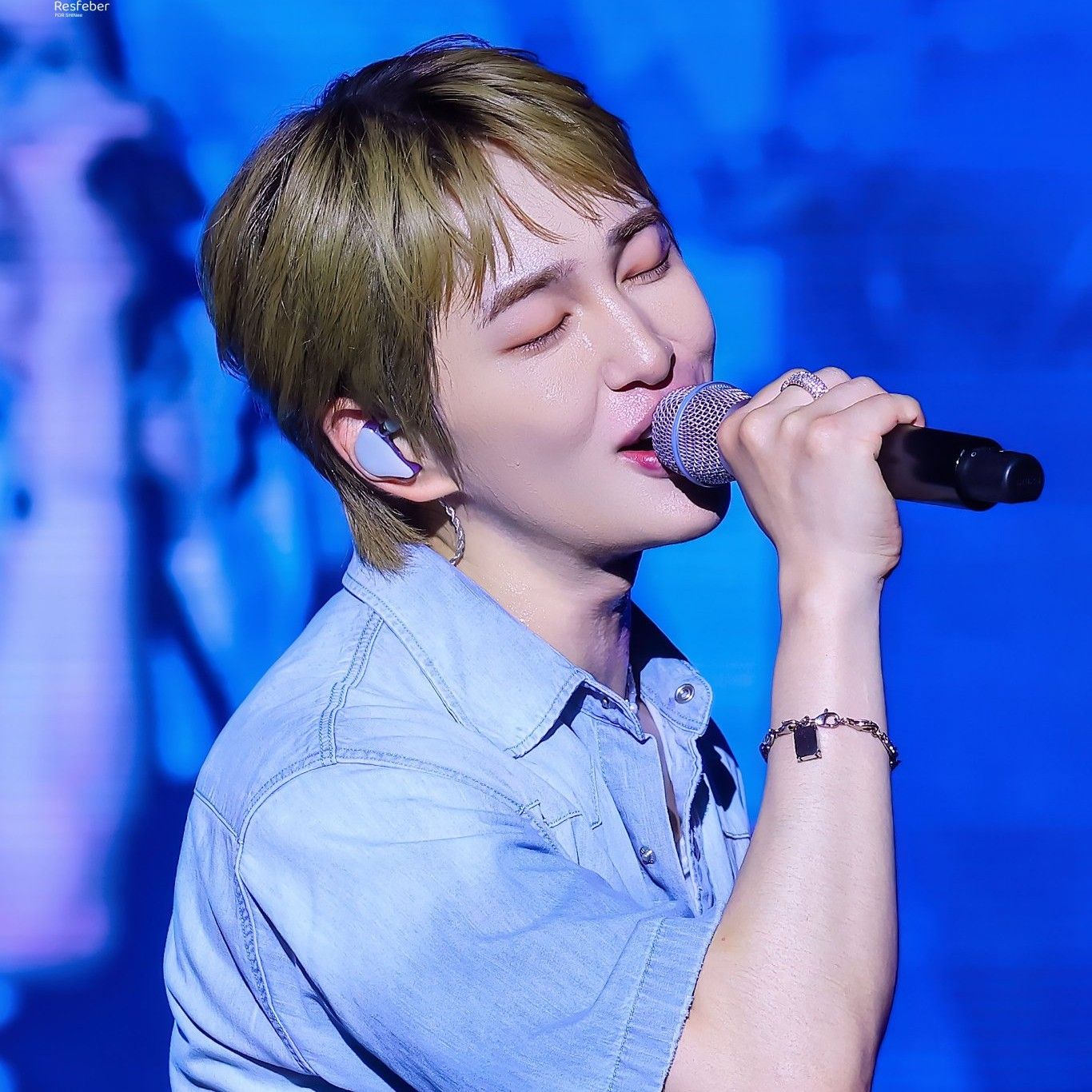 Recent activity shot of Onew (SHINee)