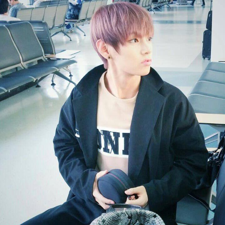 A moment captured by V (BTS)'s fan