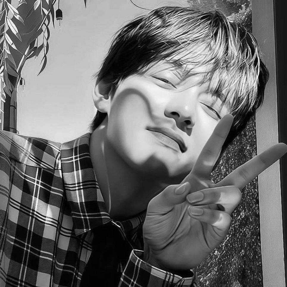 뷔 (방탄소년단)의 최신 사진