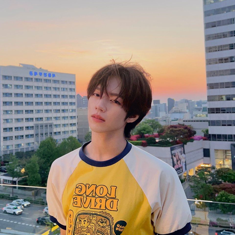 Latest photo of JL (AHOF)