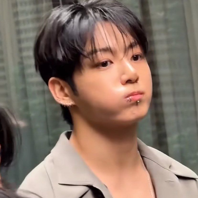 Latest photo of Jungkook (BTS)