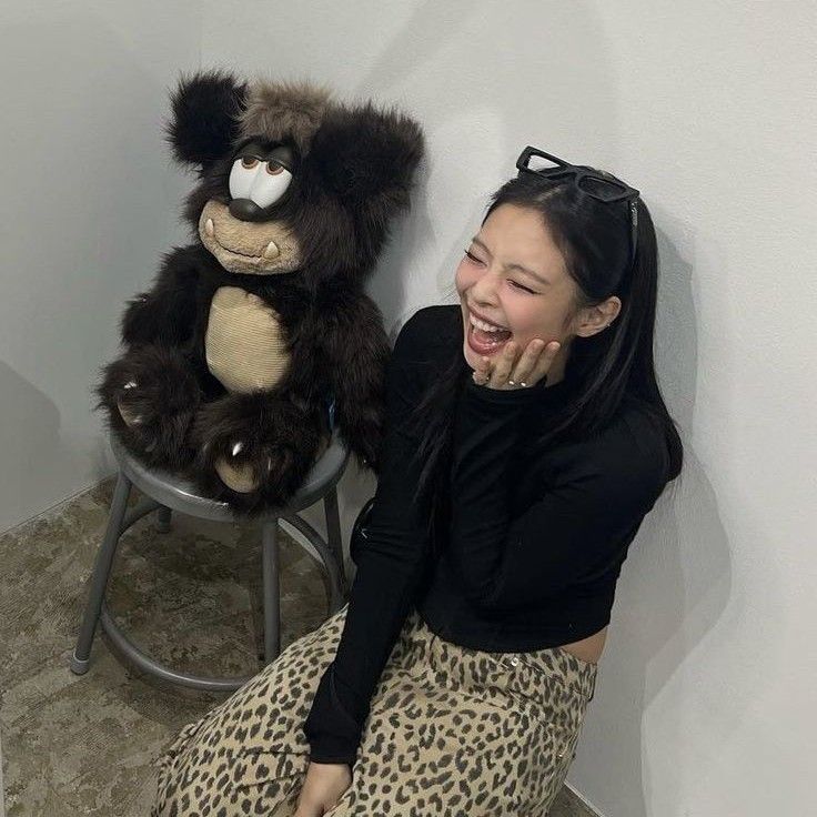 Recent activity shot of Jennie (BLACKPINK)