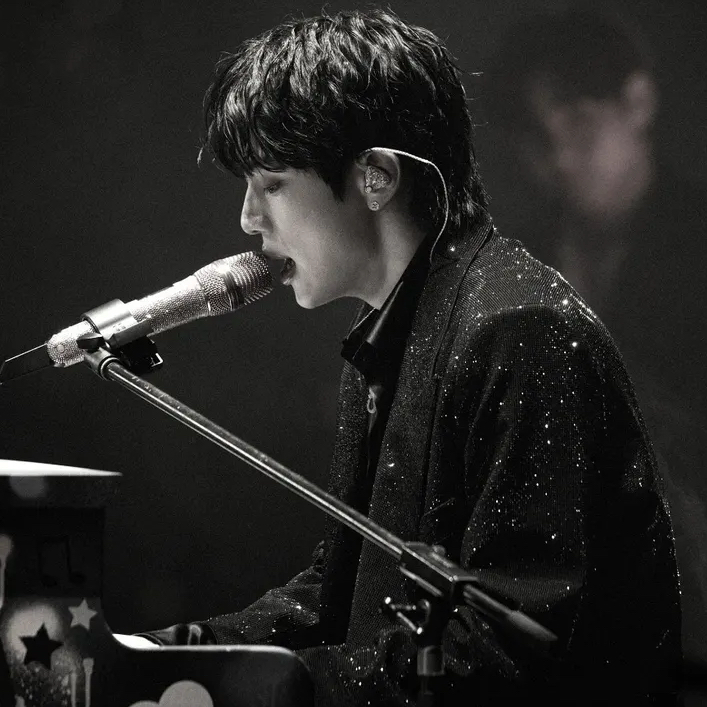 Behind-the-scenes cut of Jin (BTS)