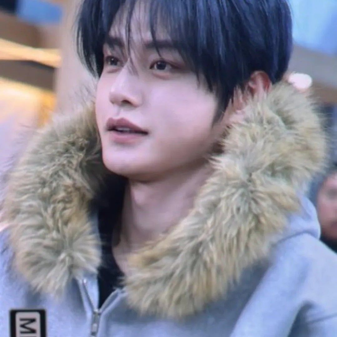 Latest photo of Kim Jiwoong (ZEROBASEONE)