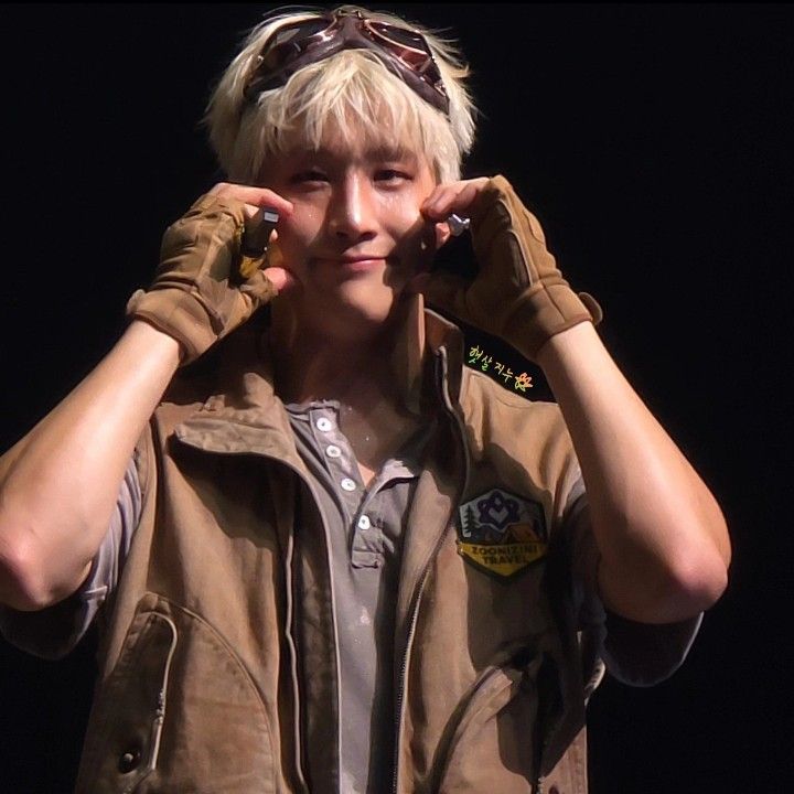 Behind-the-scenes cut of Jinjin (ASTRO)