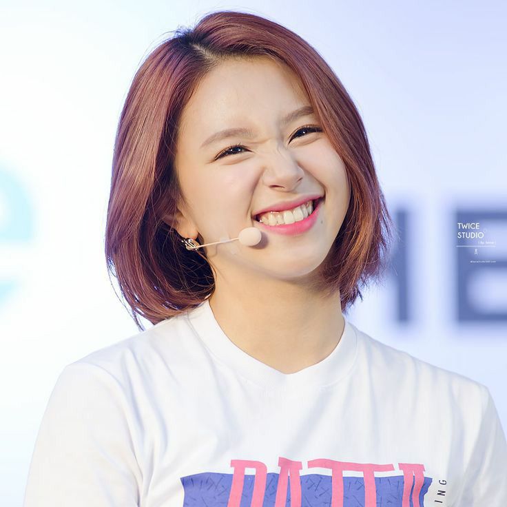 Recent activity shot of Chaeyoung (TWICE)