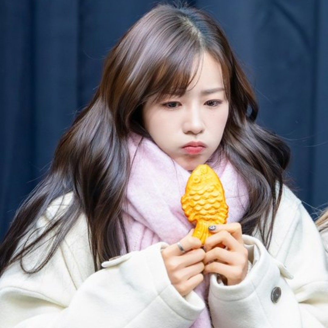 Recent activity shot of Yoon Bomi (Apink)