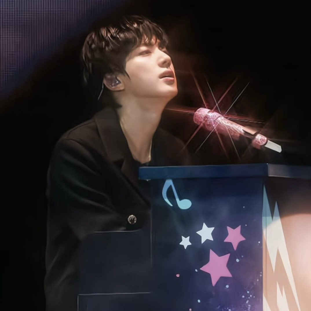 Momen yang diabadikan oleh penggemar Jin (BTS)